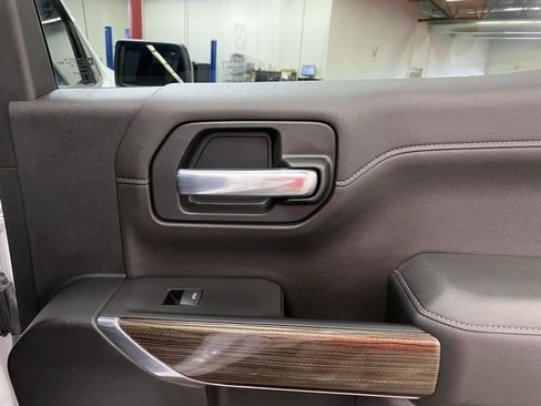 Used 2020 Chevrolet Silverado 1500 RST image 39