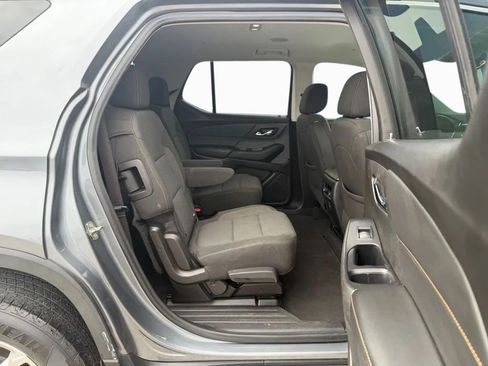 Used 2021 Chevrolet Traverse LT FWD image 31