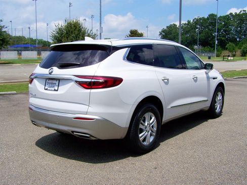 Used 2021 Buick Enclave Essence FWD image 4