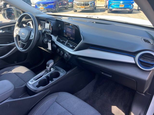 Used 2024 Chevrolet Trax LS FWD image 30