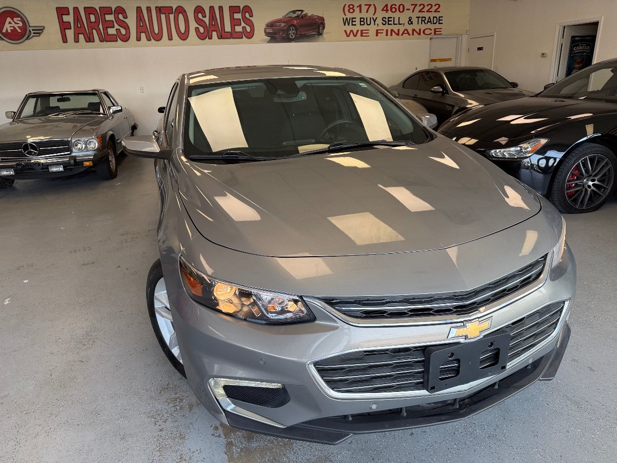 Used 2018 Chevrolet Malibu LT w/ Driver Confidence Package FWD image 1