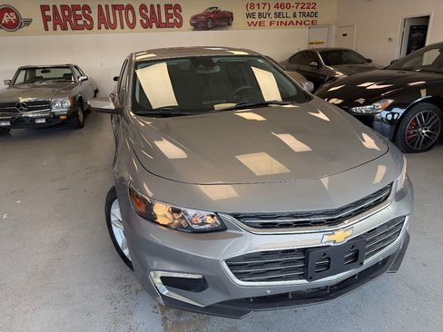 Used 2018 Chevrolet Malibu LT w/ Driver Confidence Package FWD image 1