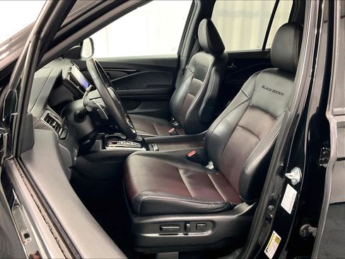 Used 2023 Honda Ridgeline Black Edition image 10