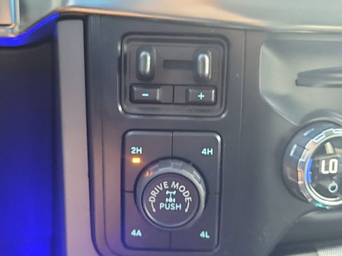 Used 2021 Ford F150 Lariat w/ Equipment Group 502A High AWD/4WD image 25
