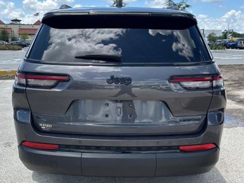 Used 2022 Jeep Grand Cherokee L Limited w/ Black Appearance Package RWD image 6