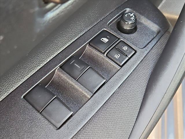 Used 2025 Toyota Corolla LE FWD image 11