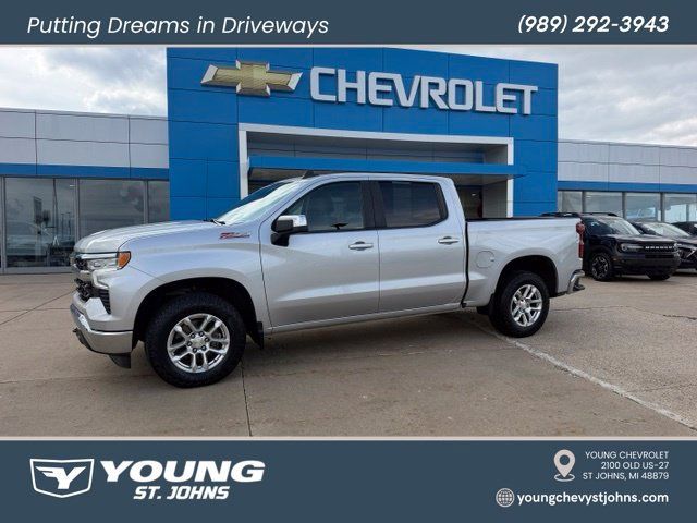 Certified 2022 Chevrolet Silverado 1500 LT AWD/4WD image 2