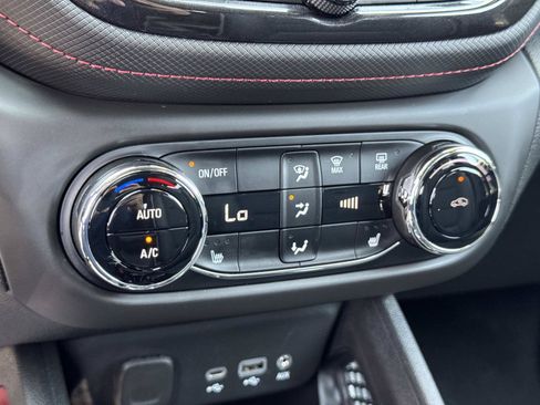 Used 2023 Chevrolet TrailBlazer RS w/ Convenience Package FWD image 16