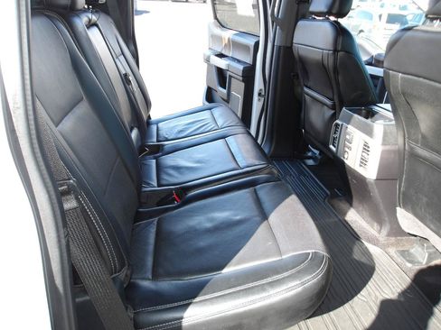 Used 2015 Ford F150 Lariat w/ Equipment Group 502A Luxury AWD/4WD image 12
