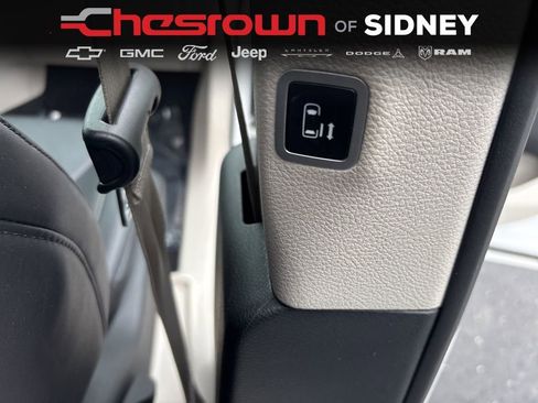 Used 2024 Chrysler Pacifica Touring-L w/ Road Tripper Package image 31