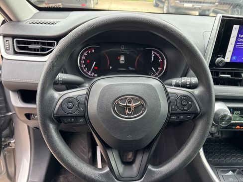 Used 2025 Toyota RAV4 XLE AWD/4WD image 15