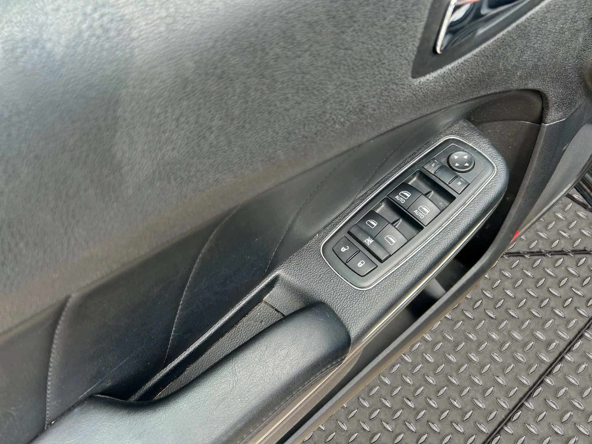 Used 2013 Dodge Charger R/T AWD/4WD image 16