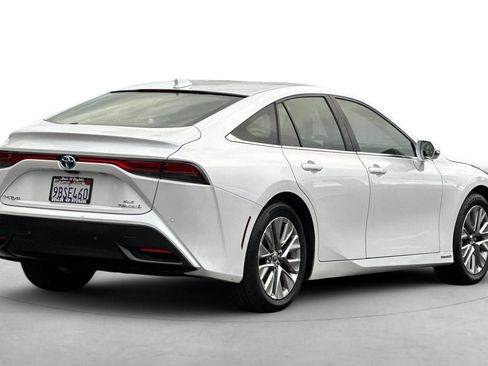 Used 2022 Toyota Mirai XLE image 6