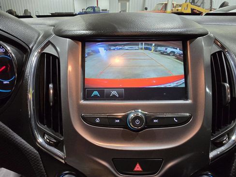 Used 2016 Chevrolet Cruze LT image 37