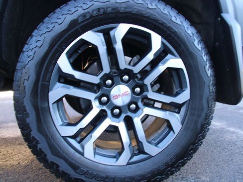 Certified 2024 GMC Canyon AT4 w/ AT4 Premium Package image 34