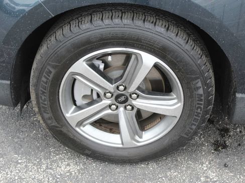 Used 2024 Ford Edge SEL w/ Convenience Package AWD/4WD image 3