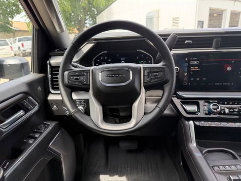 Used 2025 GMC Sierra 3500 Denali w/ Denali Reserve Package AWD/4WD image 19