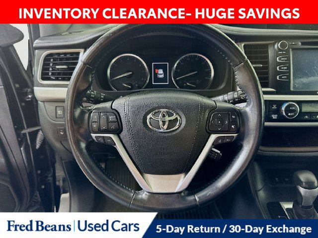 Used 2017 Toyota Highlander XLE AWD/4WD image 16