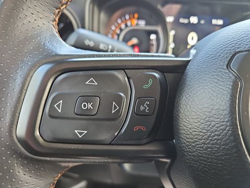 Used 2024 Jeep Gladiator Mojave w/ Safety Group image 29