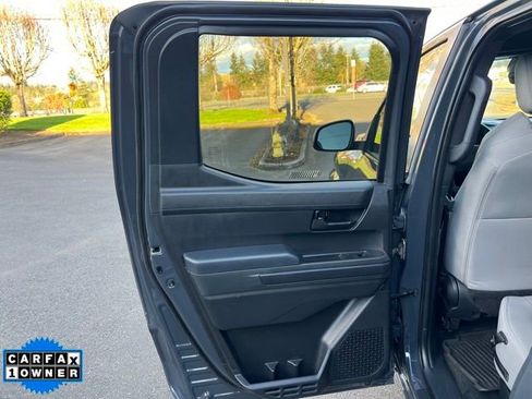 Used 2024 Toyota Tacoma SR5 AWD/4WD image 10