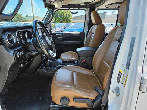 Used 2020 Jeep Gladiator Overland w/ Popular Equipment Package AWD/4WD image 16