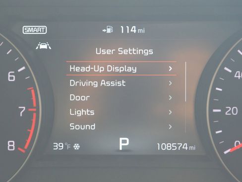 Used 2018 Kia Cadenza Limited image 28