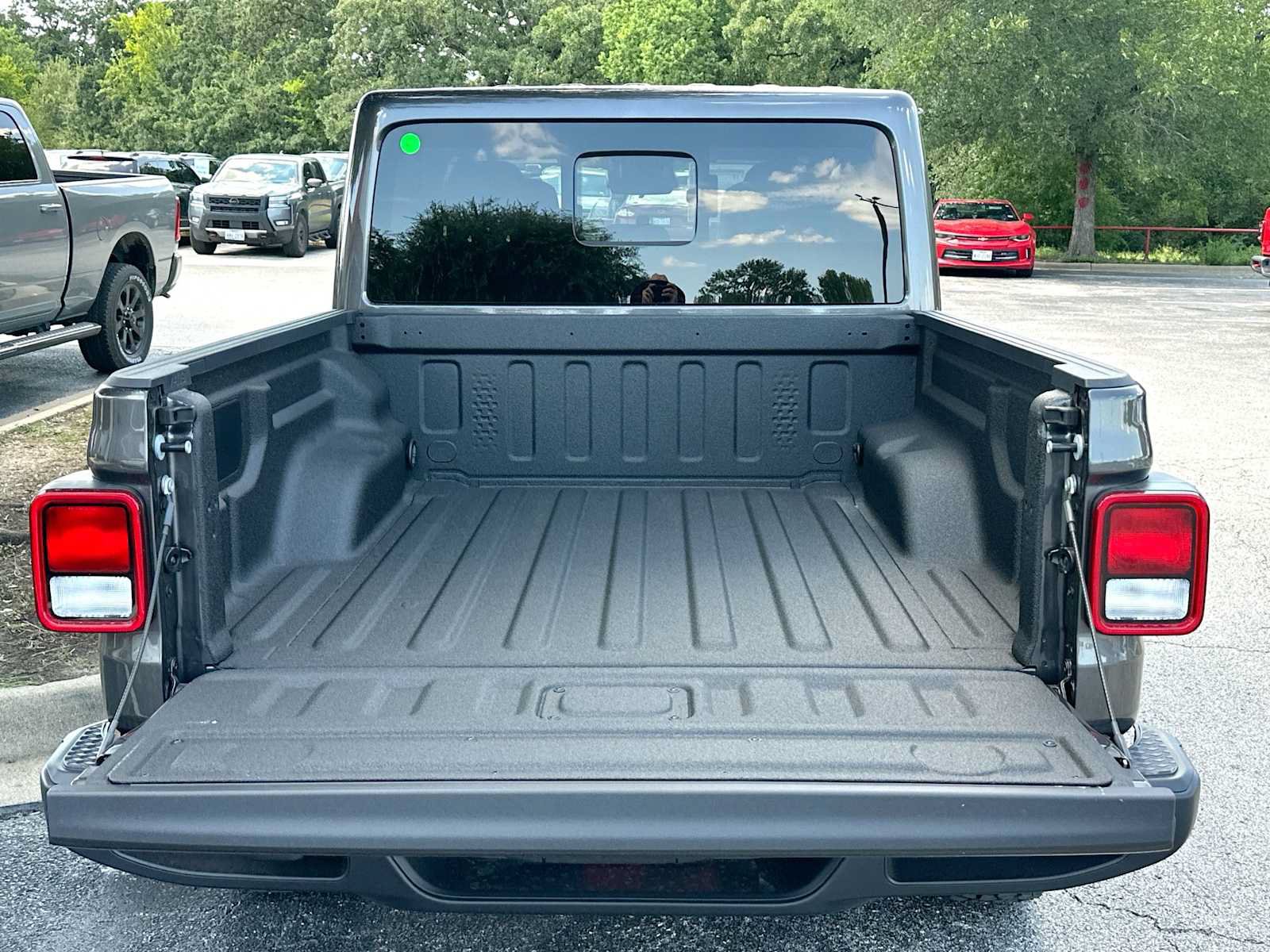 New 2026 Jeep Gladiator Sport AWD/4WD image 28
