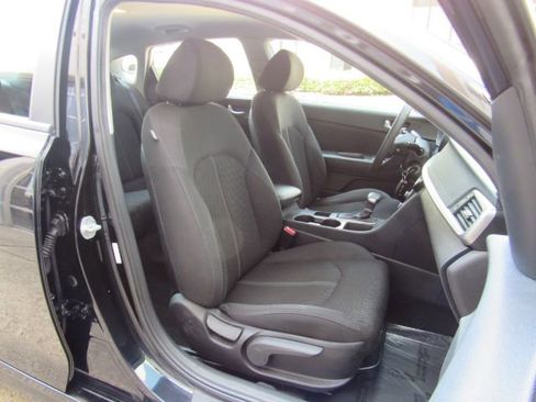 Used 2019 Kia Optima LX image 19