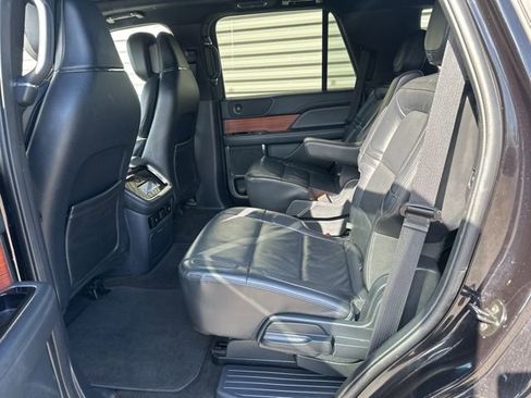Used 2024 Lincoln Navigator Reserve image 11