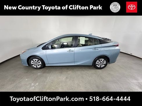 Used 2018 Toyota Prius Four image 6