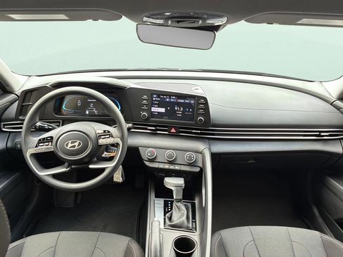 New 2026 Hyundai Elantra SE FWD image 14