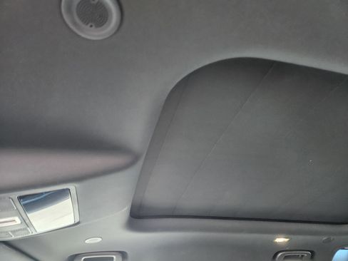 Certified 2023 Land Rover Defender 110 SE image 27