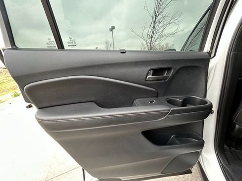 Used 2023 Honda Passport TrailSport image 10