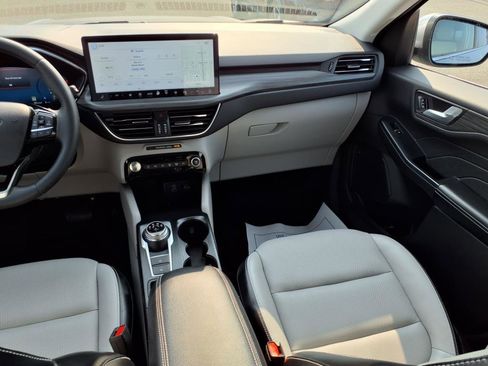 Used 2023 Ford Escape Platinum image 17