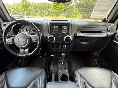 Used 2014 Jeep Wrangler Unlimited Rubicon w/ Dual Top Group AWD/4WD image 23