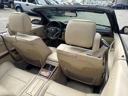 Used 2008 BMW 335i Convertible w/ Premium Pkg image 17