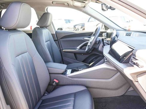 Used 2025 Audi Q5 Premium w/ Convenience Package AWD/4WD image 24