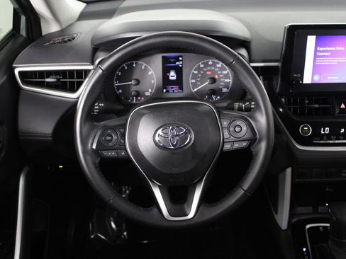 Used 2024 Toyota Corolla Cross LE FWD image 7