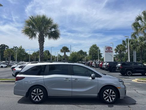 Used 2025 Honda Odyssey EX-L image 11