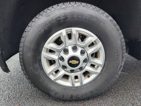 Used 2020 Chevrolet Silverado 2500 LT w/ Convenience Package image 18