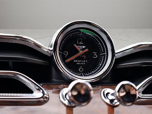 New 2025 Bentley Bentayga Extended Wheelbase image 28