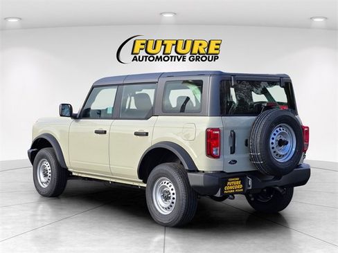 New 2025 Ford Bronco Base image 5