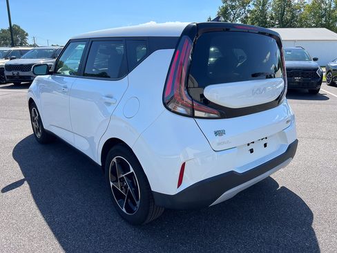 Used 2023 Kia Soul EX FWD image 4