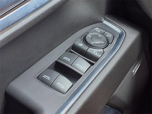 Used 2022 Chevrolet Silverado 1500 LTZ image 17