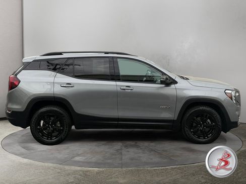 Used 2023 GMC Terrain AT4 AWD/4WD image 8