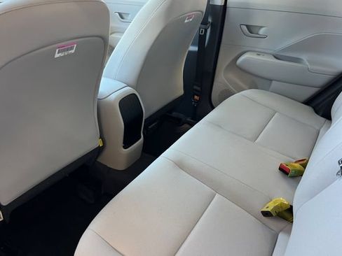 New 2027 Hyundai Kona SE FWD image 11