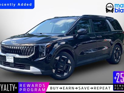 Certified 2025 Kia Carnival EX