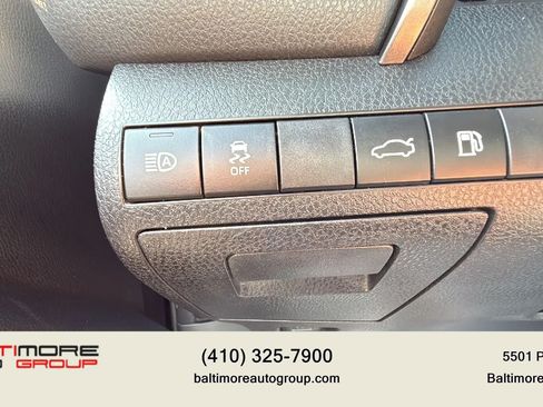 Used 2018 Toyota Camry SE FWD image 34