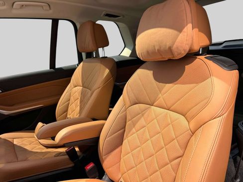 Used 2024 BMW X7 xDrive40i w/ Premium Package AWD/4WD image 13