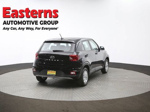 Used 2025 Hyundai Venue SE image 39